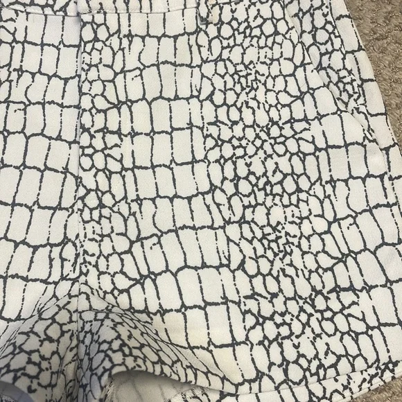 Shorts - Picture 2 of 3